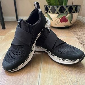 Sz 6 Black Geometric TIEM Indoor Cycling Shoes